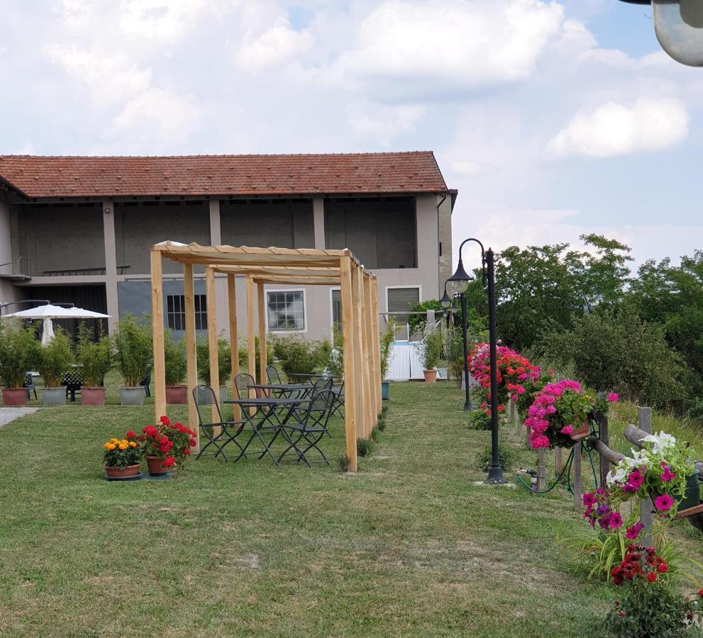 Cascina Brichat Alta Langa Serravalle delle Langhe Εξωτερικό φωτογραφία
